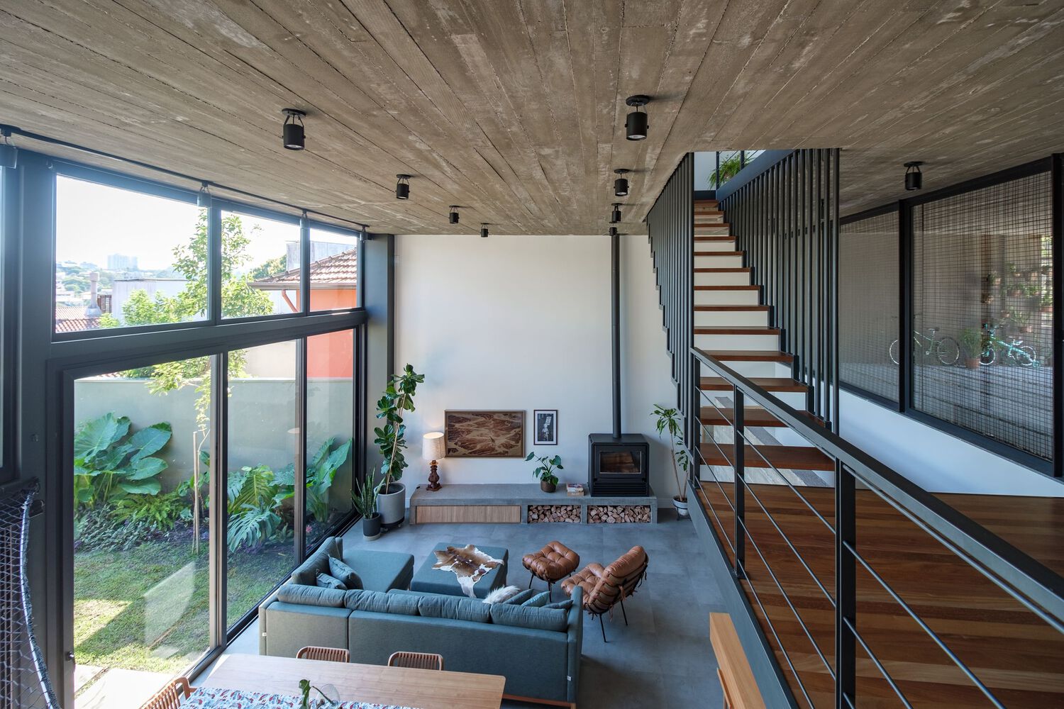 Living room view from the second floor. Photo by Gabriel Konrath.