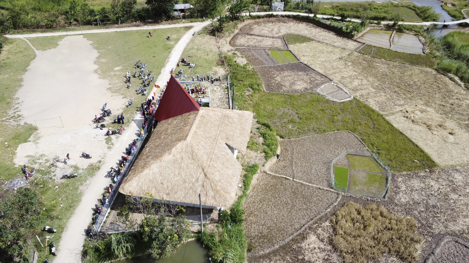 Aerial view of the building and surrounding areas. Photo provided by 1+1>2 Architects.
