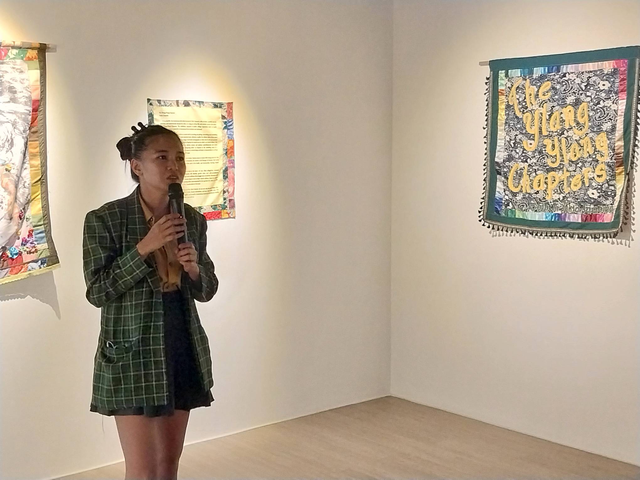 Tekla Tamoria discussing "The Ylang Ylang Chapters." Photo by Elle Yap.