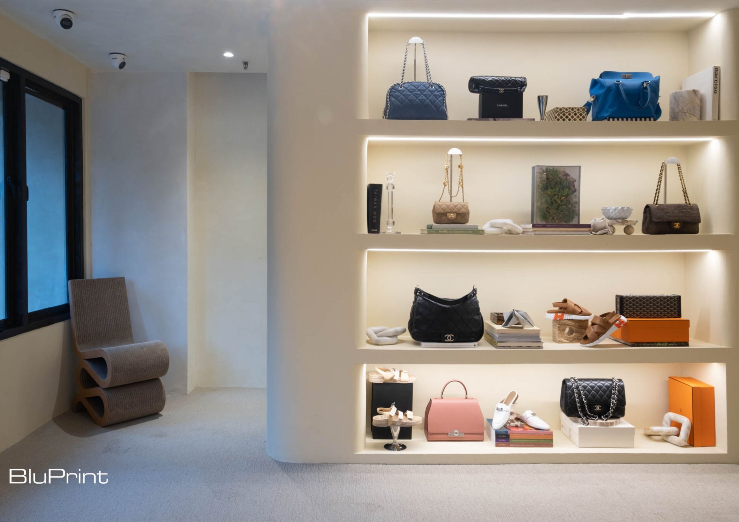 Dust-Free Open Shelves: Easy Cleaning Hacks for the Perfect Display.