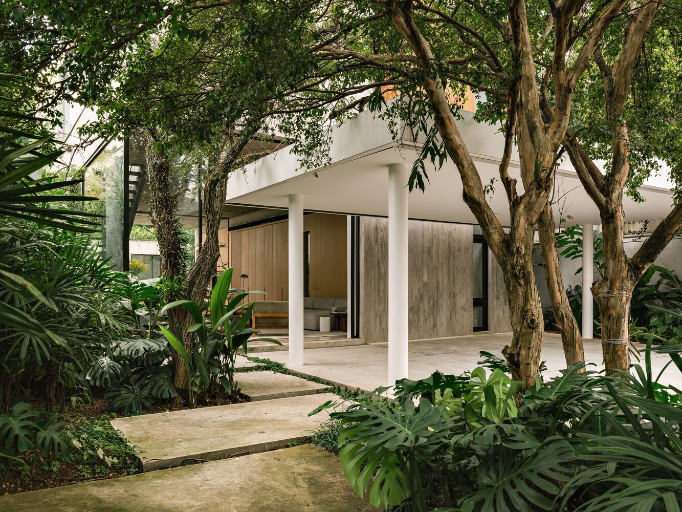 Garage area. Photo by Fran Parente.