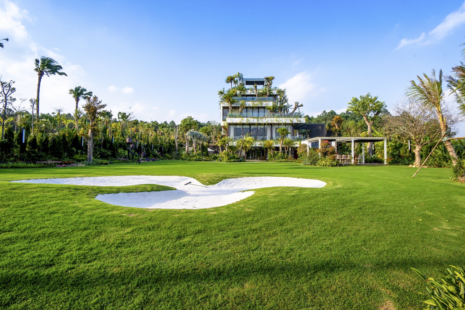 The mini golf course. Photo by Nghĩa Toản.