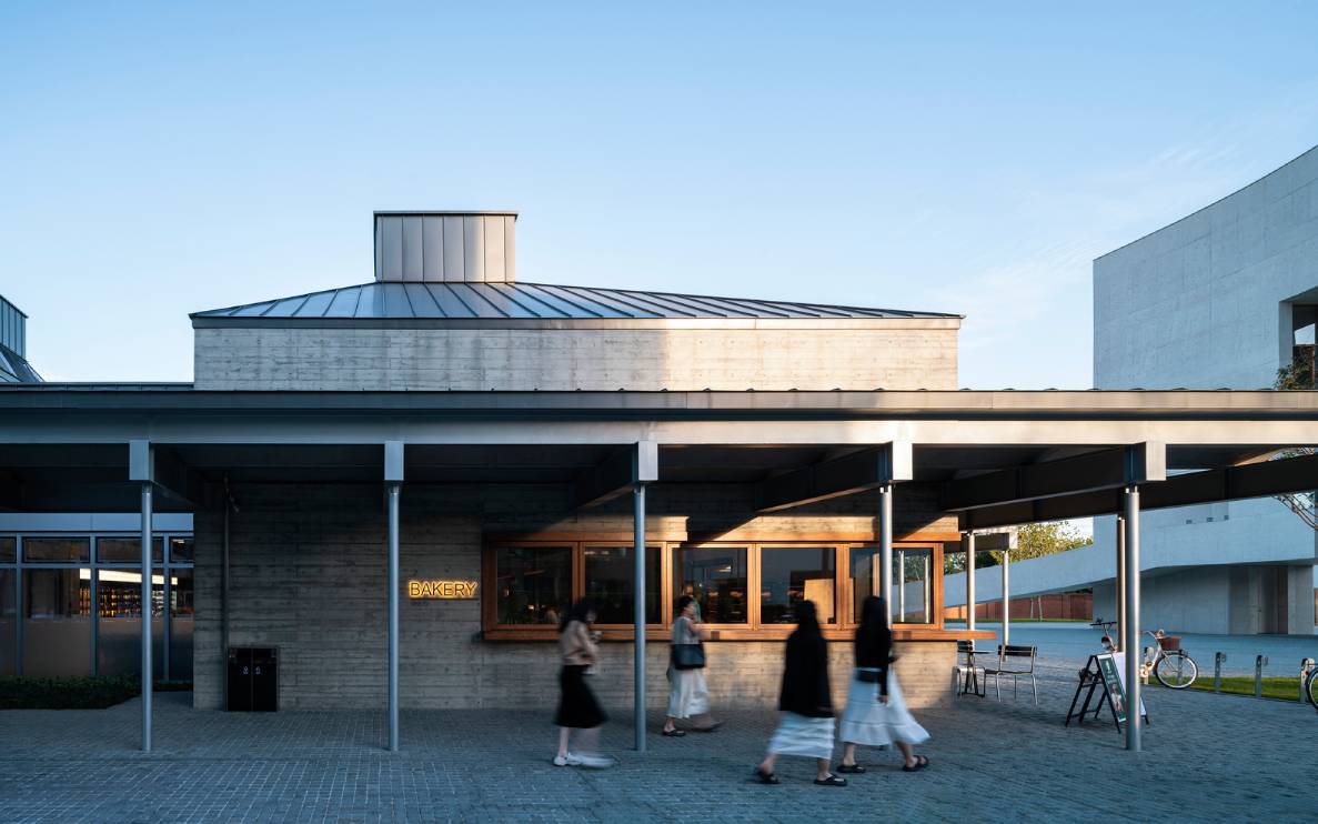The building with one of the take-out nooks in view. Photo by Shengliang Su and Min Yang.