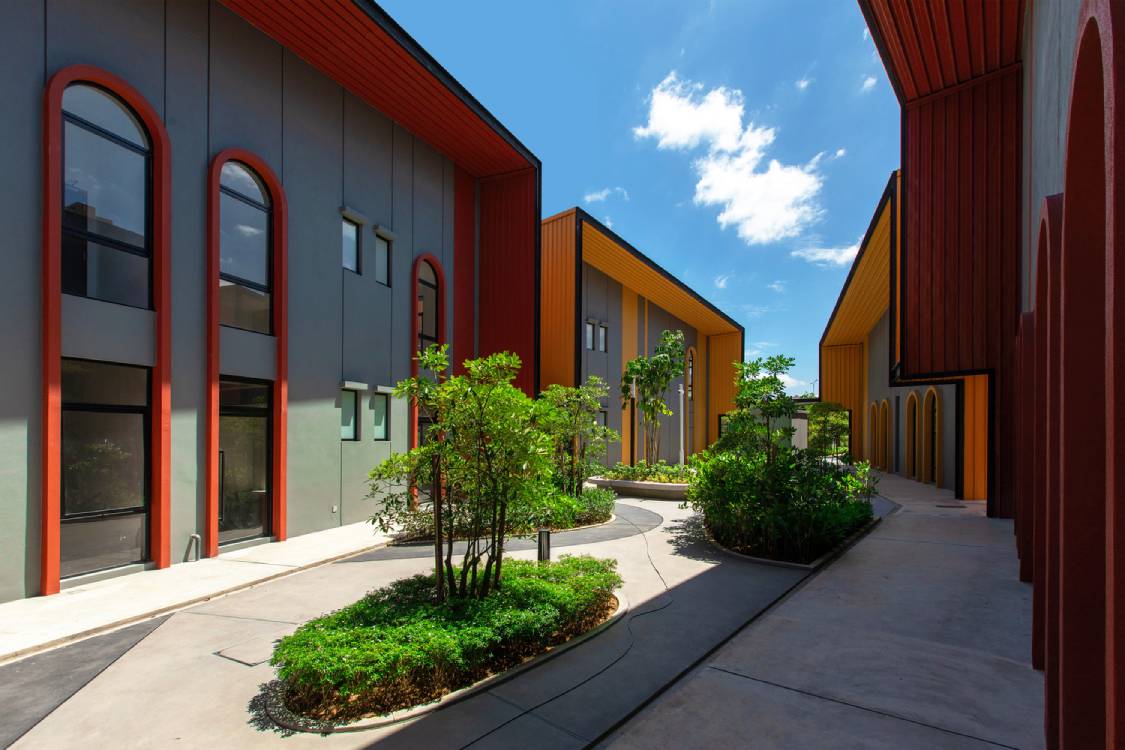 Greenery in the Retail Village. Photo by Heart Patrick Photography.