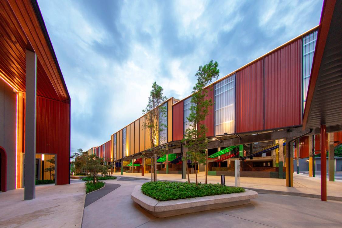 Greenery near the Main Market. Photo by Heart Patrick Photography.