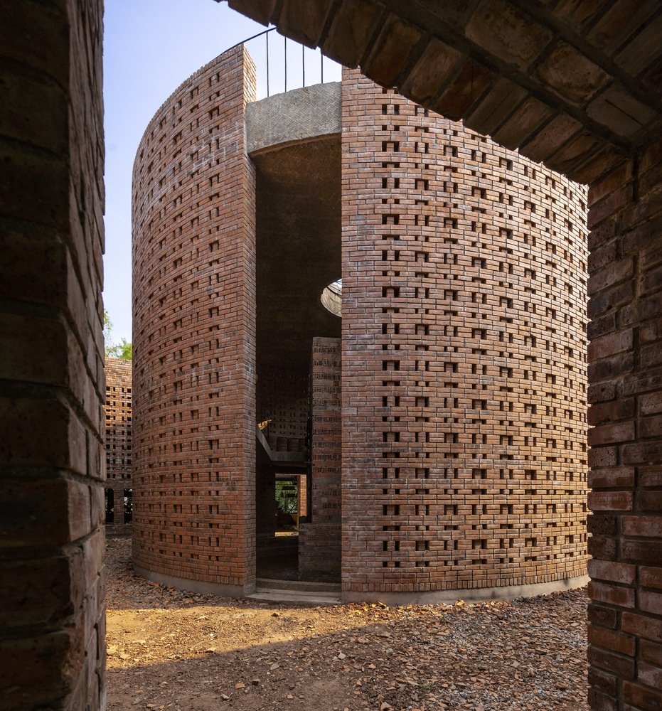 Exterior entrance to the Brick Kiln. Photo by Trieu Chien.