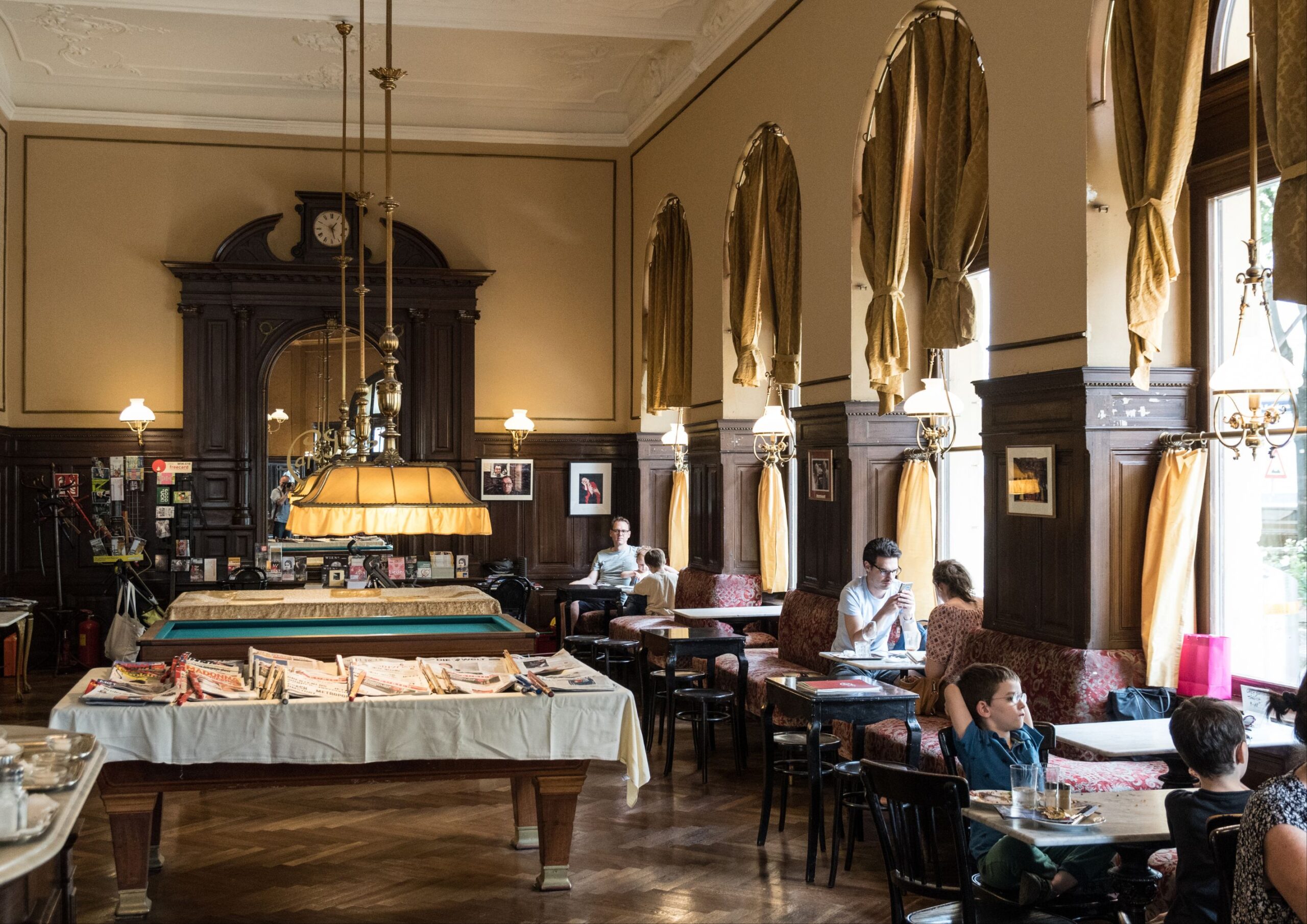 Cafe Curtain Trend: The Comeback of Unique Window Treatment.