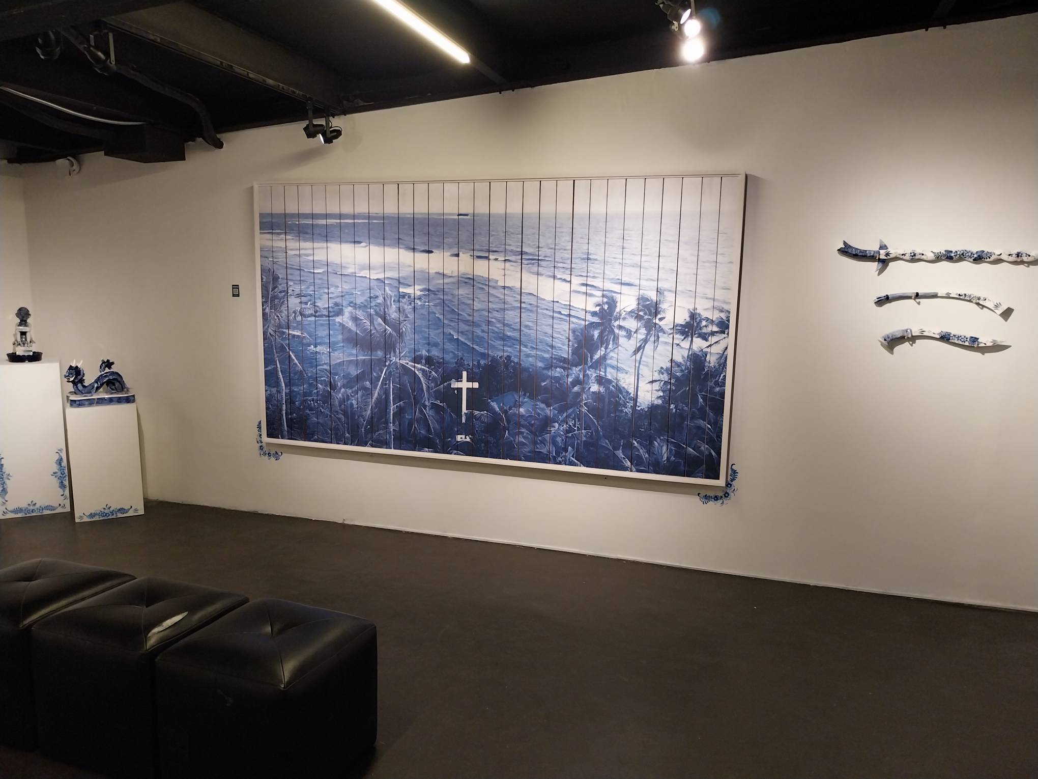 The presentation of Archie Geotina's "Sandata" exhibit in Modeka Art. Photo by Elle Yap.