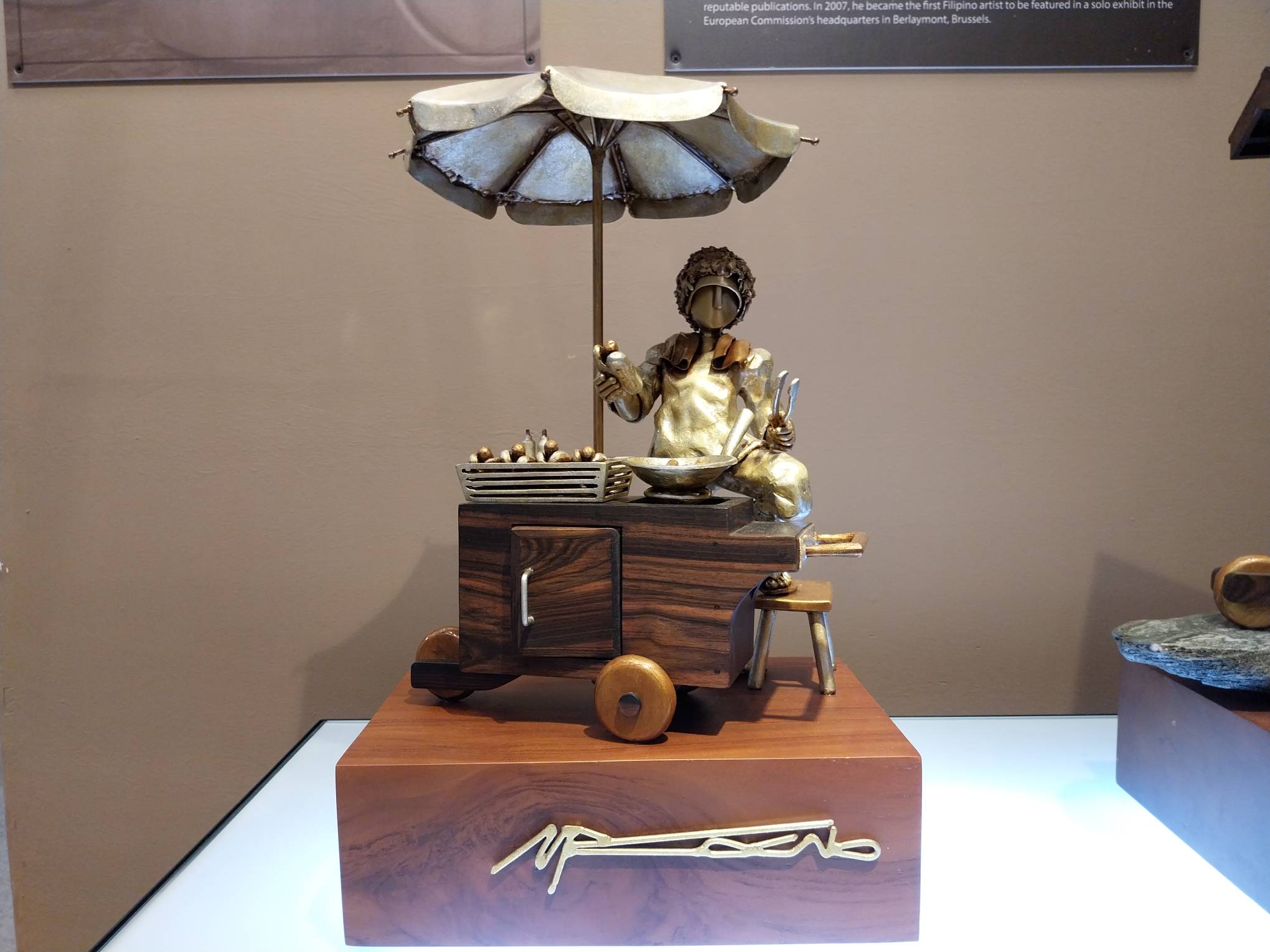 A sculpture by Michael Cacnio. Photo by Elle Yap.