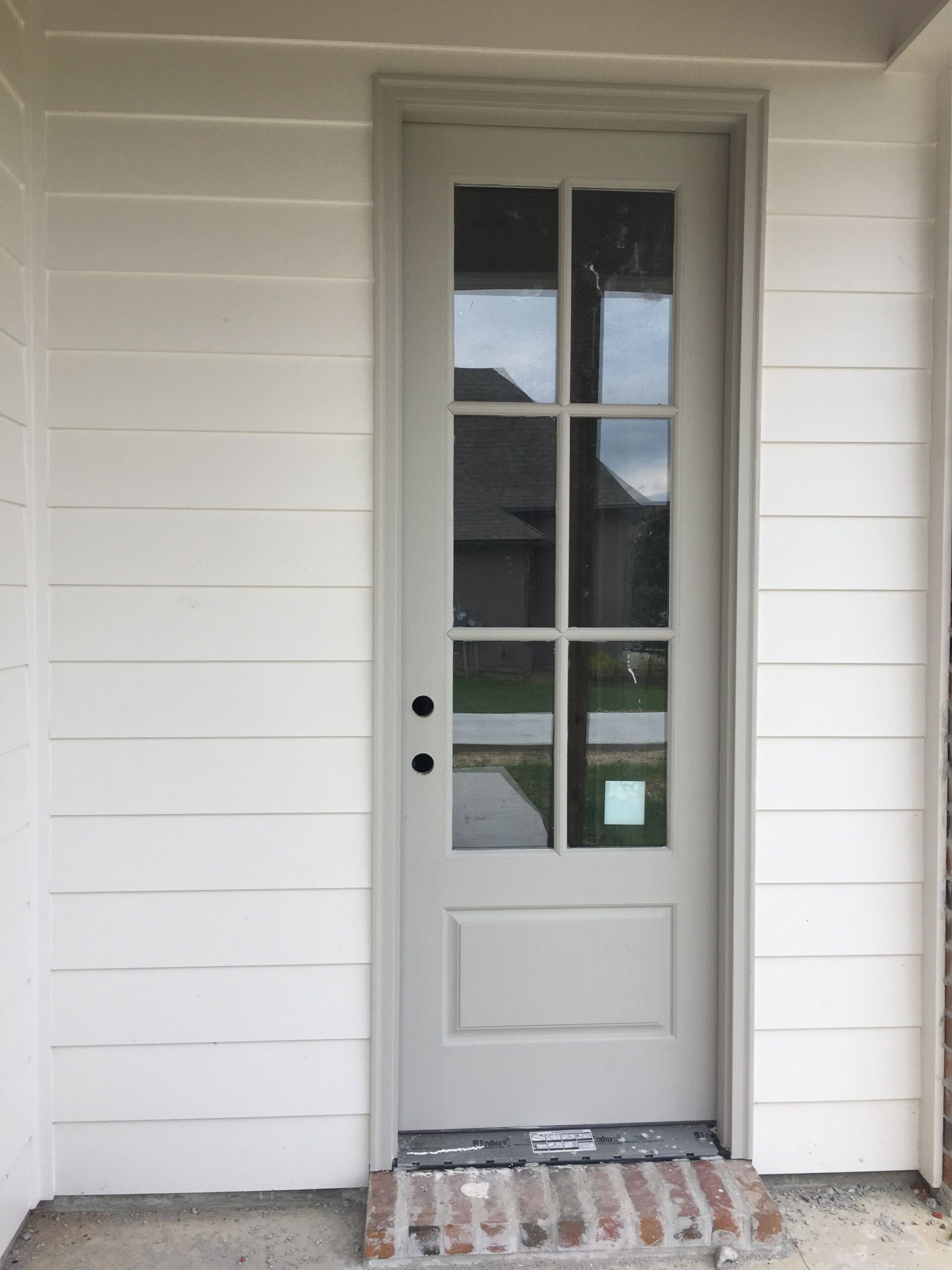 4 Front Door Colors That Hurt Your Home's First Impression.