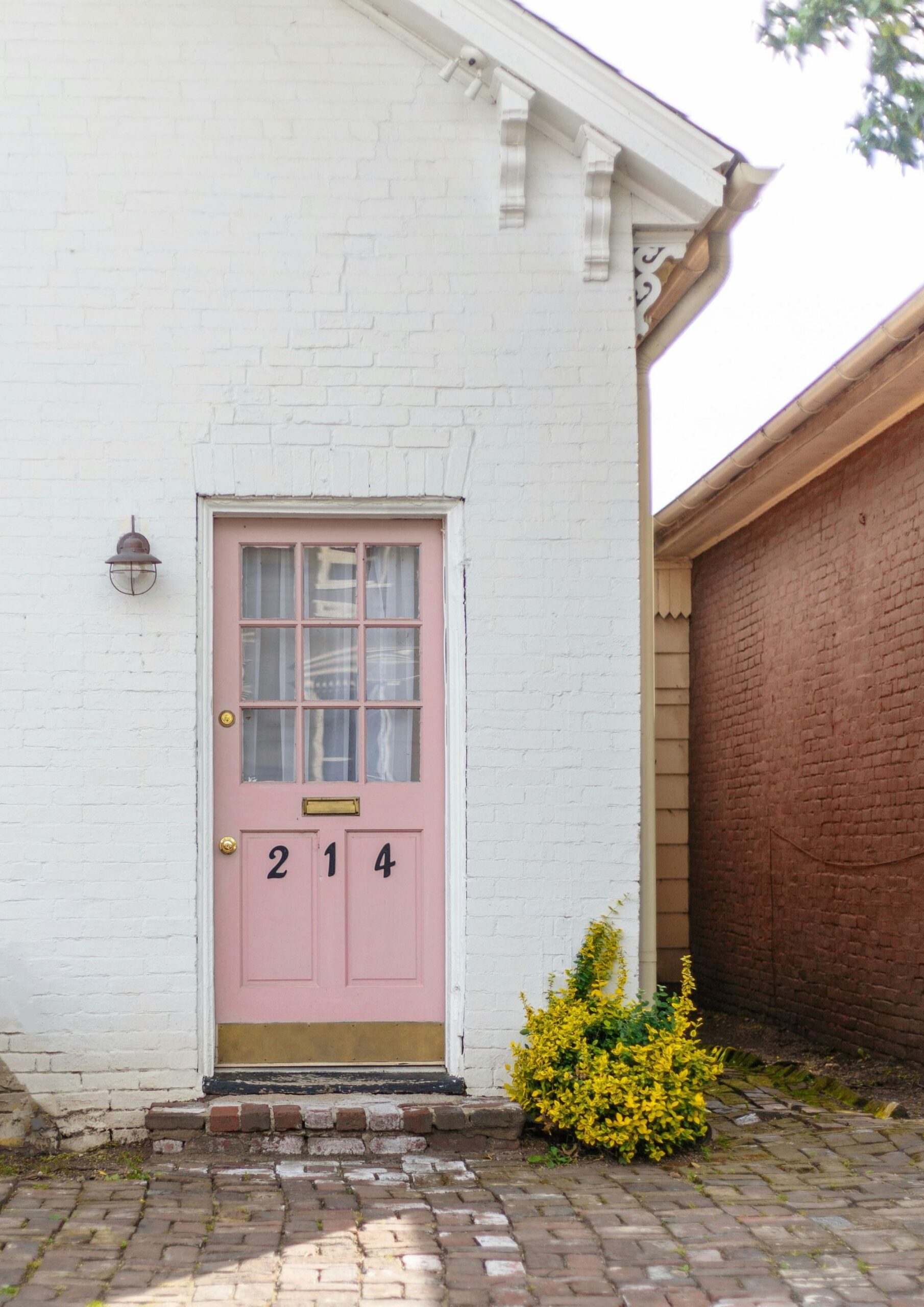 4 Front Door Colors That Hurt Your Home's First Impression.
