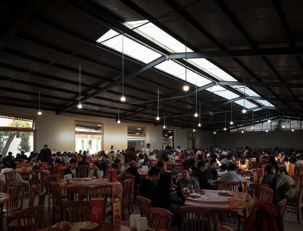 The dining hall in use. Photo by Chen Hao.