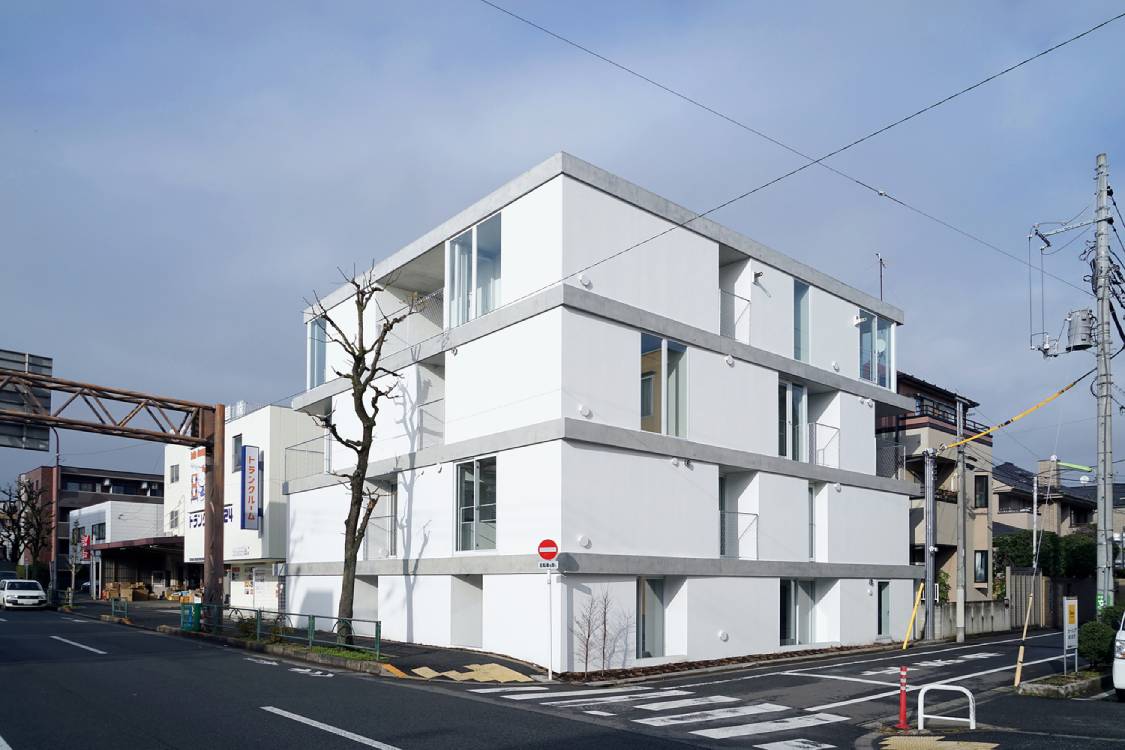 Exterior look for Higashi Tamagawa Apartment Complex. Photo by Ryogo Utatsu and Kenta Hasegawa.