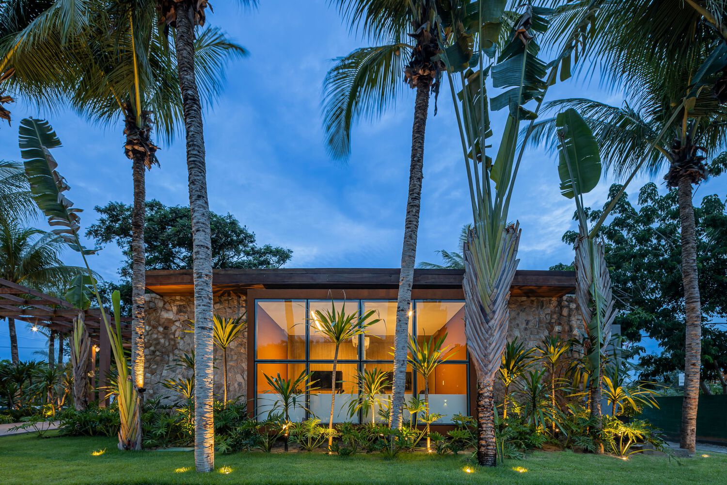 Back view of the Stand Bela Vista Riviera. Photo by Felipe Petrovsky.