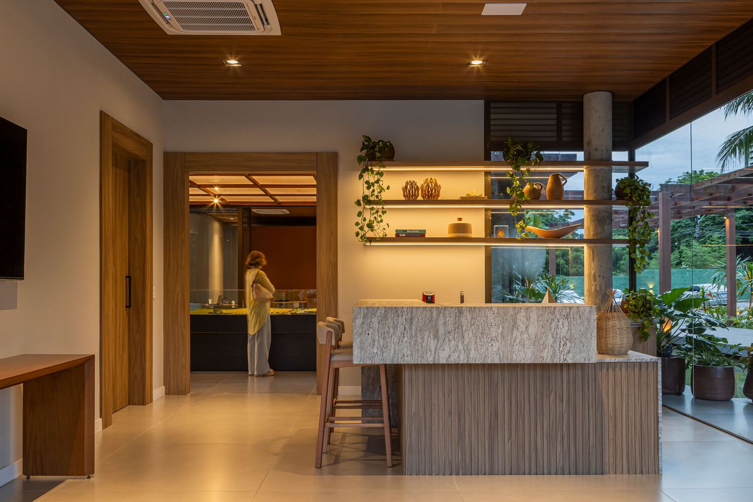 Interior view of the showroom. Photo by Felipe Petrovsky.