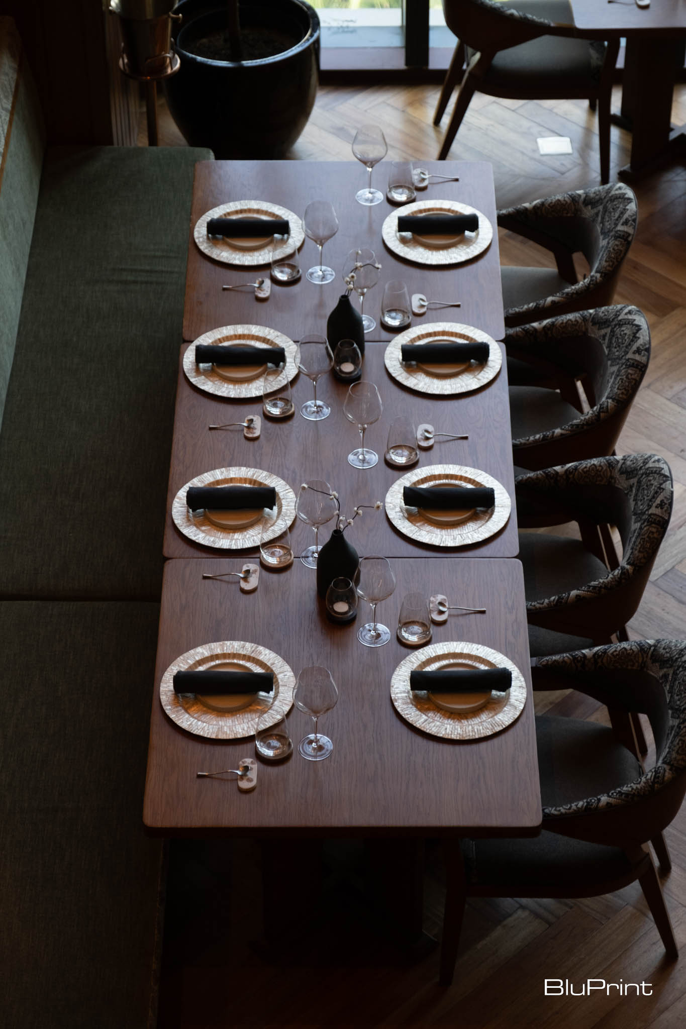 A table for eight at Hapag.