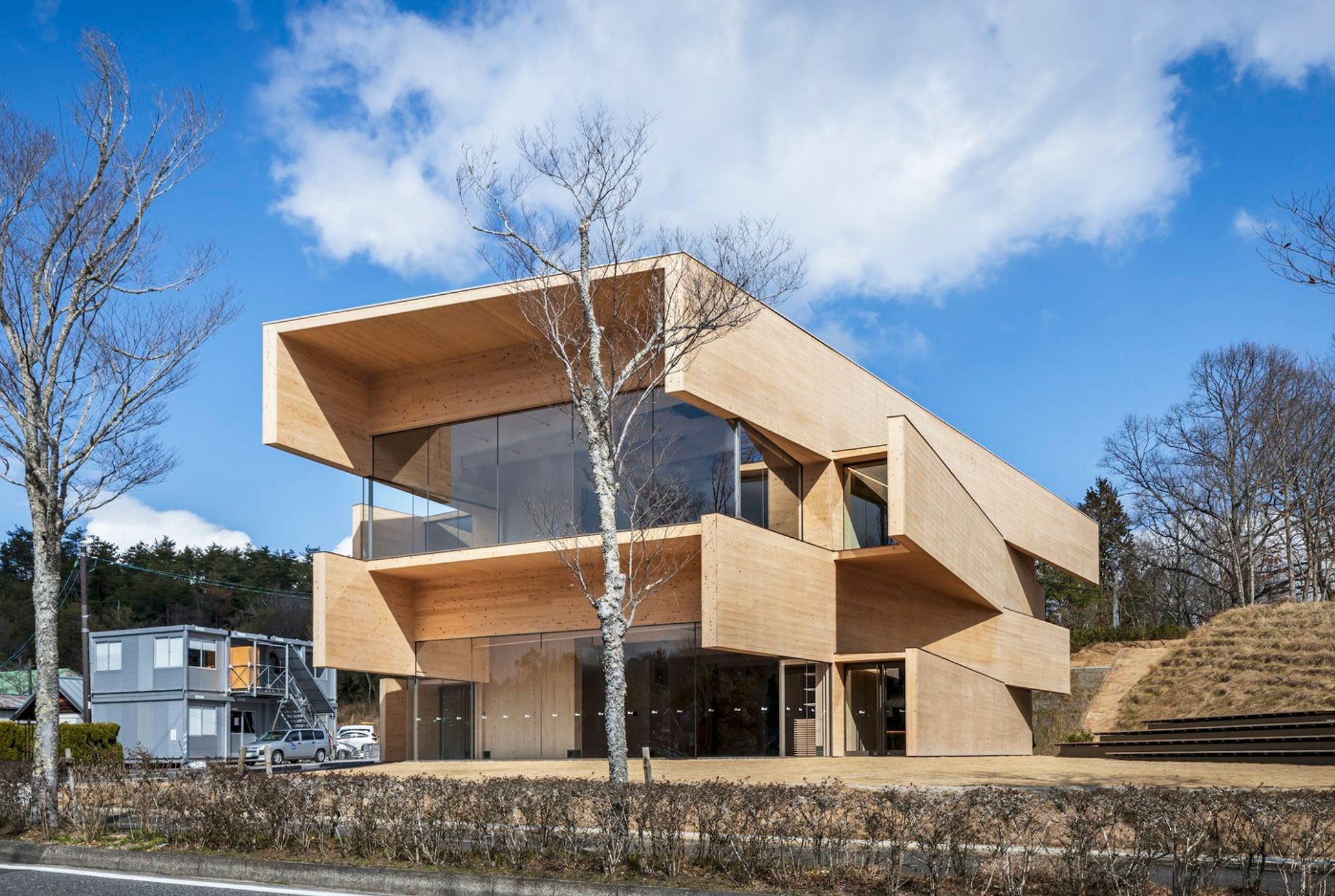 Outer exterior of the Kibi Kogen N Square structure. Photo by Kawasumi-Kobayashi Kenji Photograph Office.