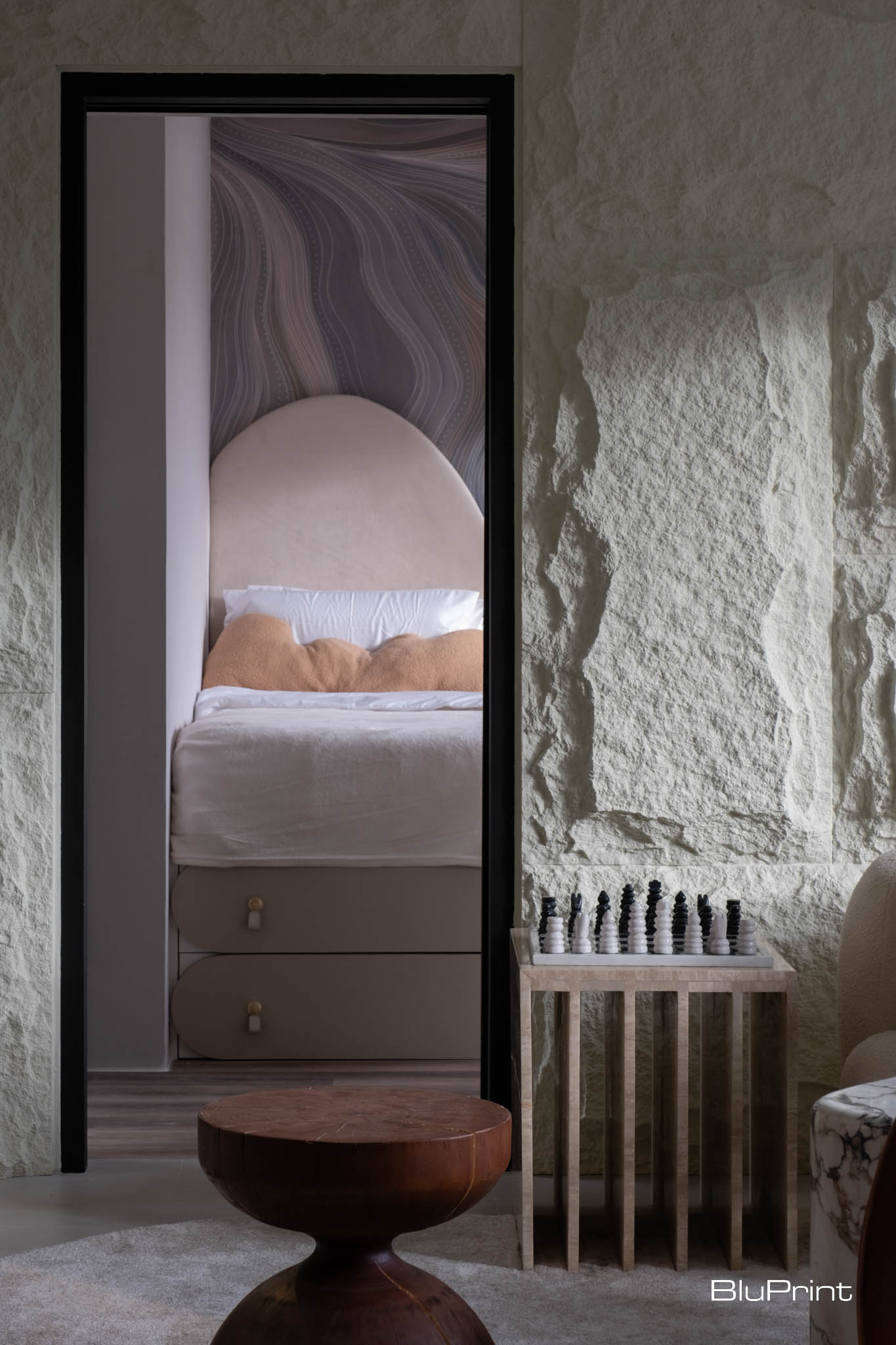 Embracing the Highlands: Inside a Stylish 2-Bedroom Mountain Retreat.