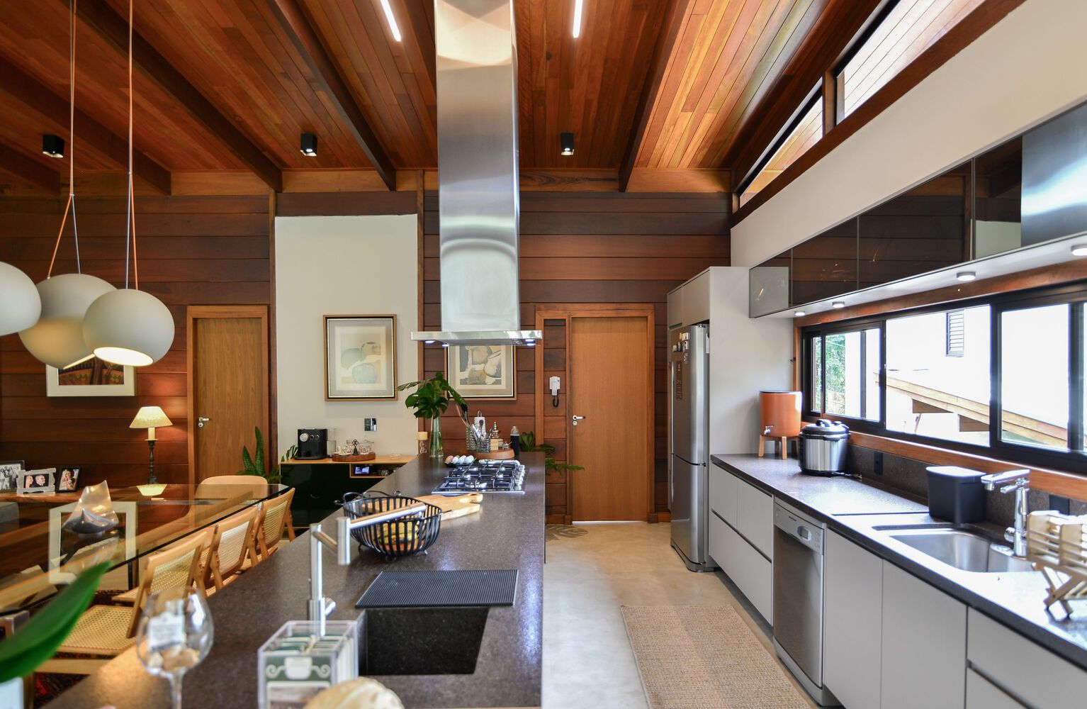 Kitchen area of Castanheiras House in Brazil. Photo by Ronaldo Melo.