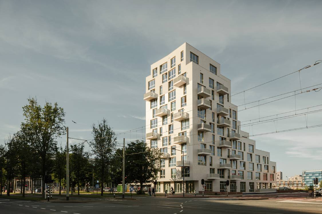 Side view of Porseleinen Hof. Photo by Sebastian van Damme.
