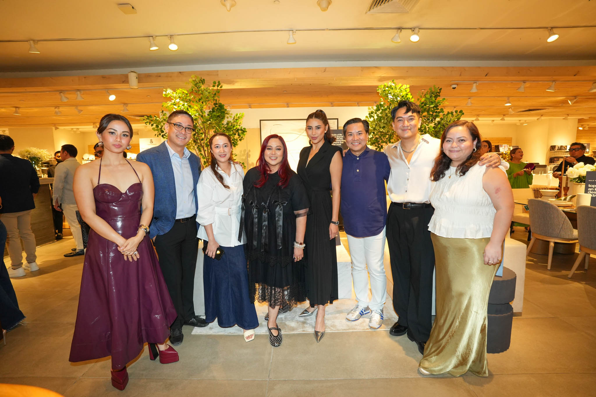 Crate and Barrel: A Reflection of Meaningful Living.