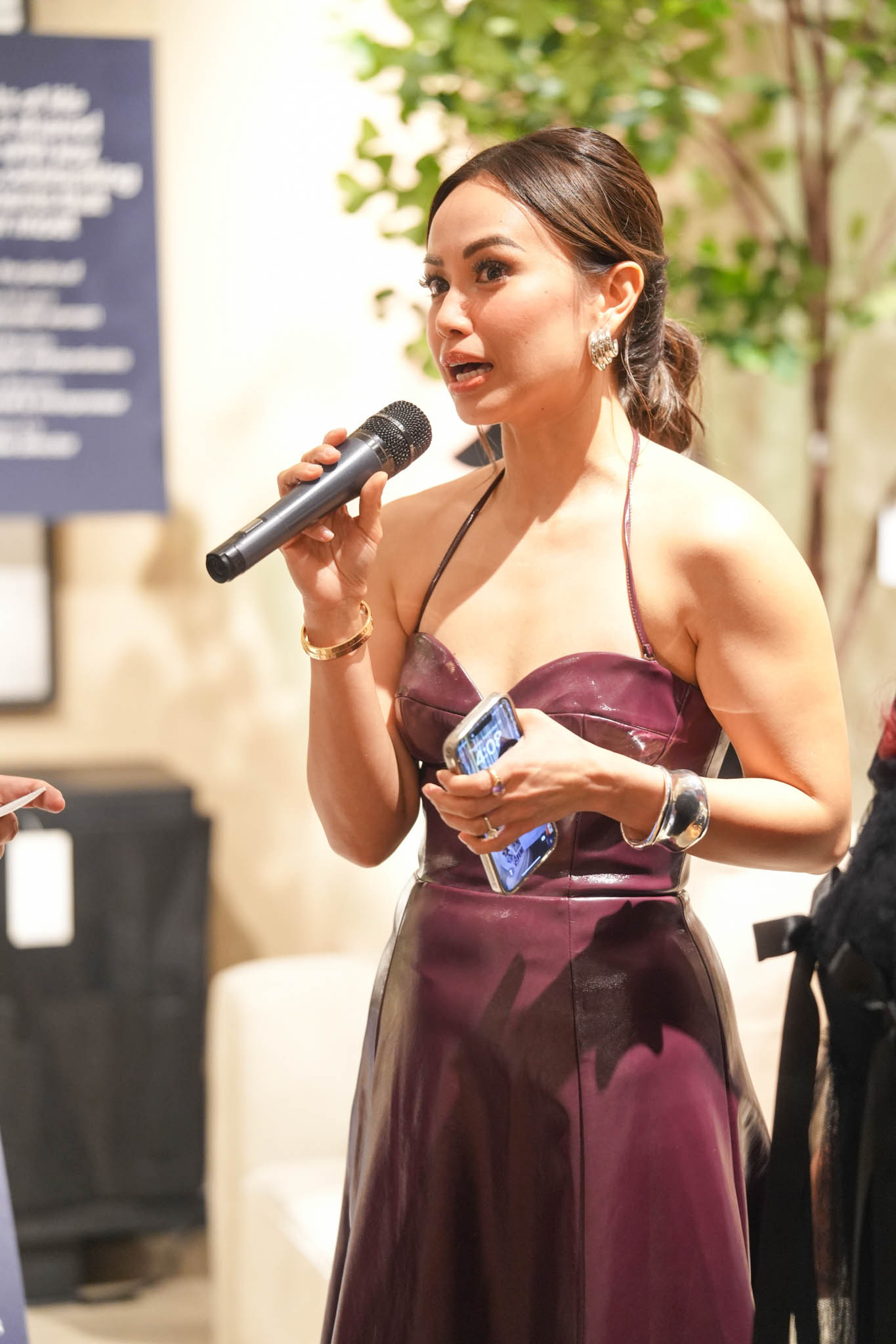 Crate and Barrel: A Reflection of Meaningful Living.