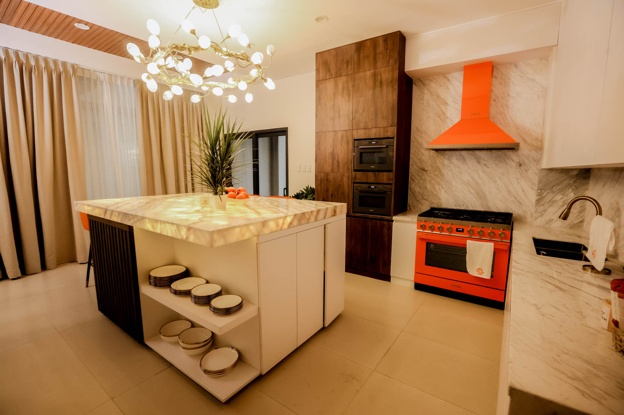 Spotlighting the Glowing SJDM Project.