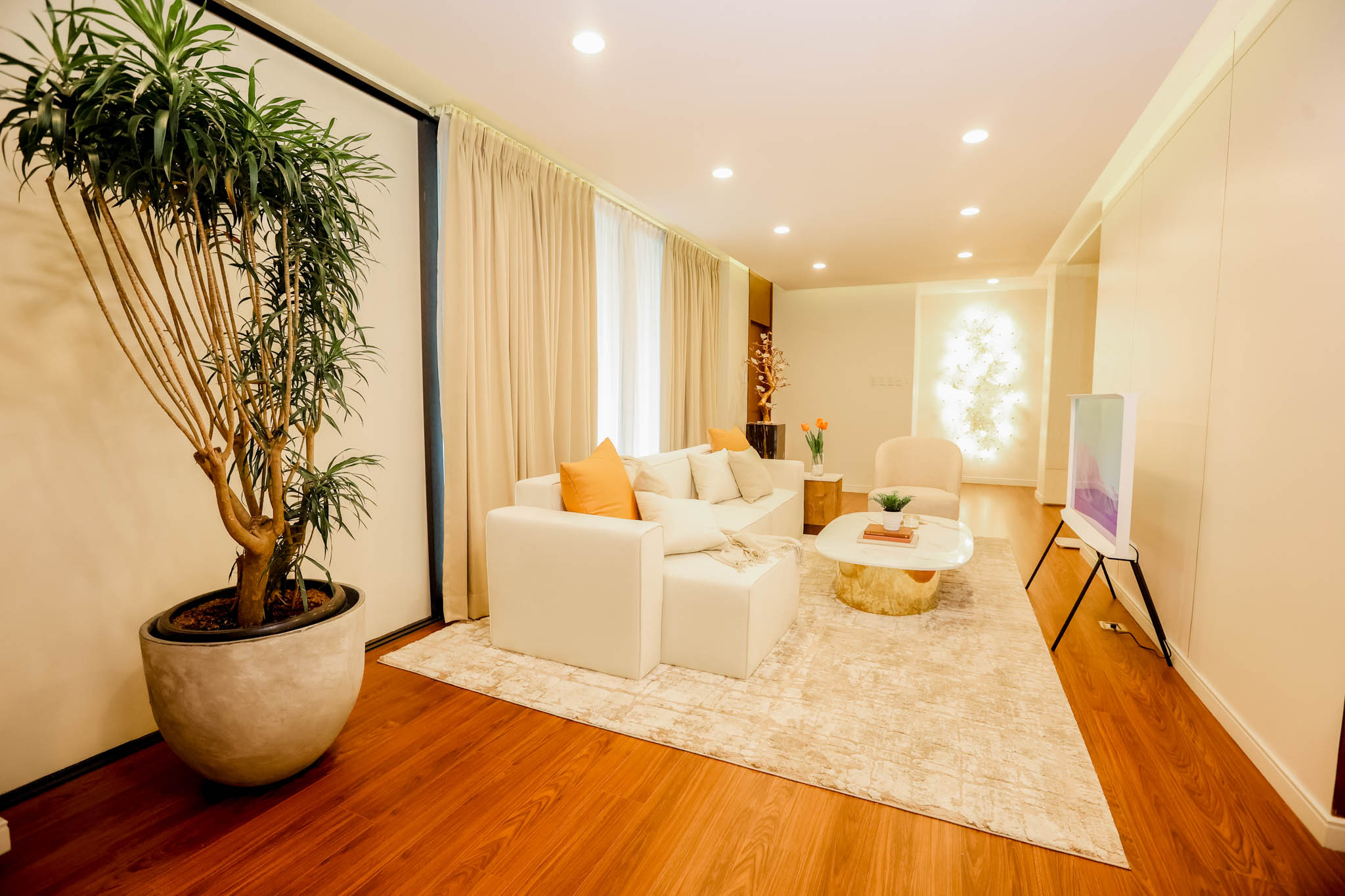 Individualized Upper Floor.