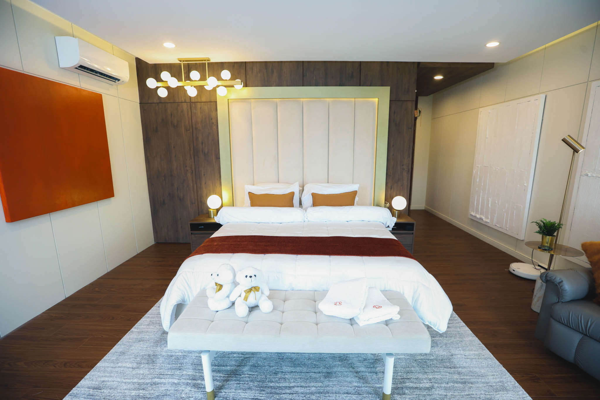 Individualized Upper Floor.