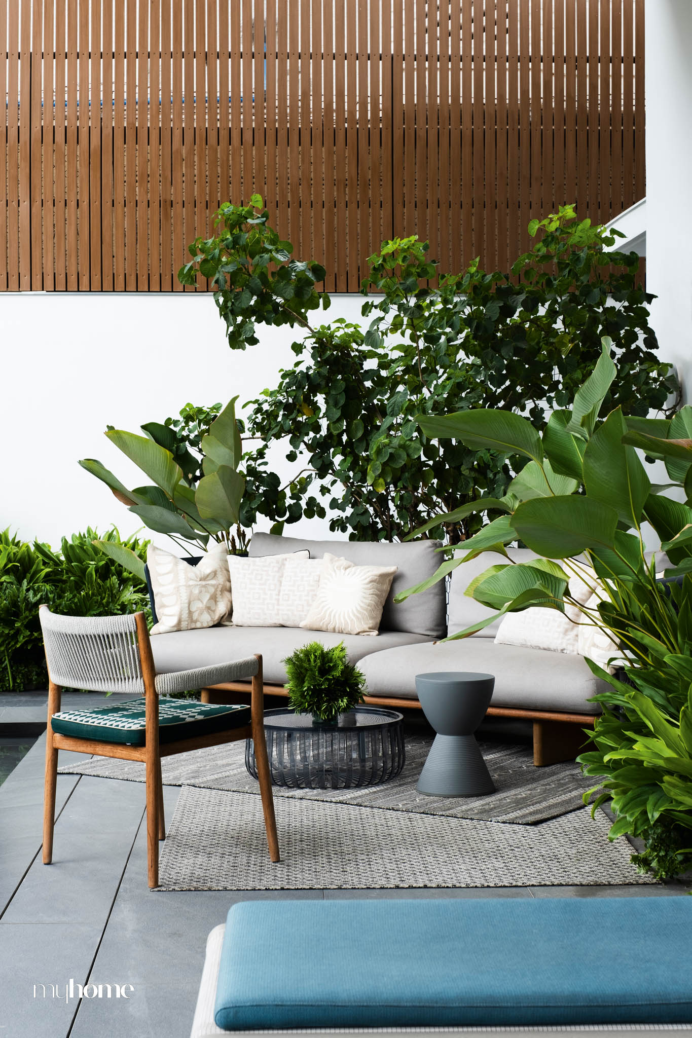 Mid-Century Marvel: Nazareno x Reyes' Masterful Curation.