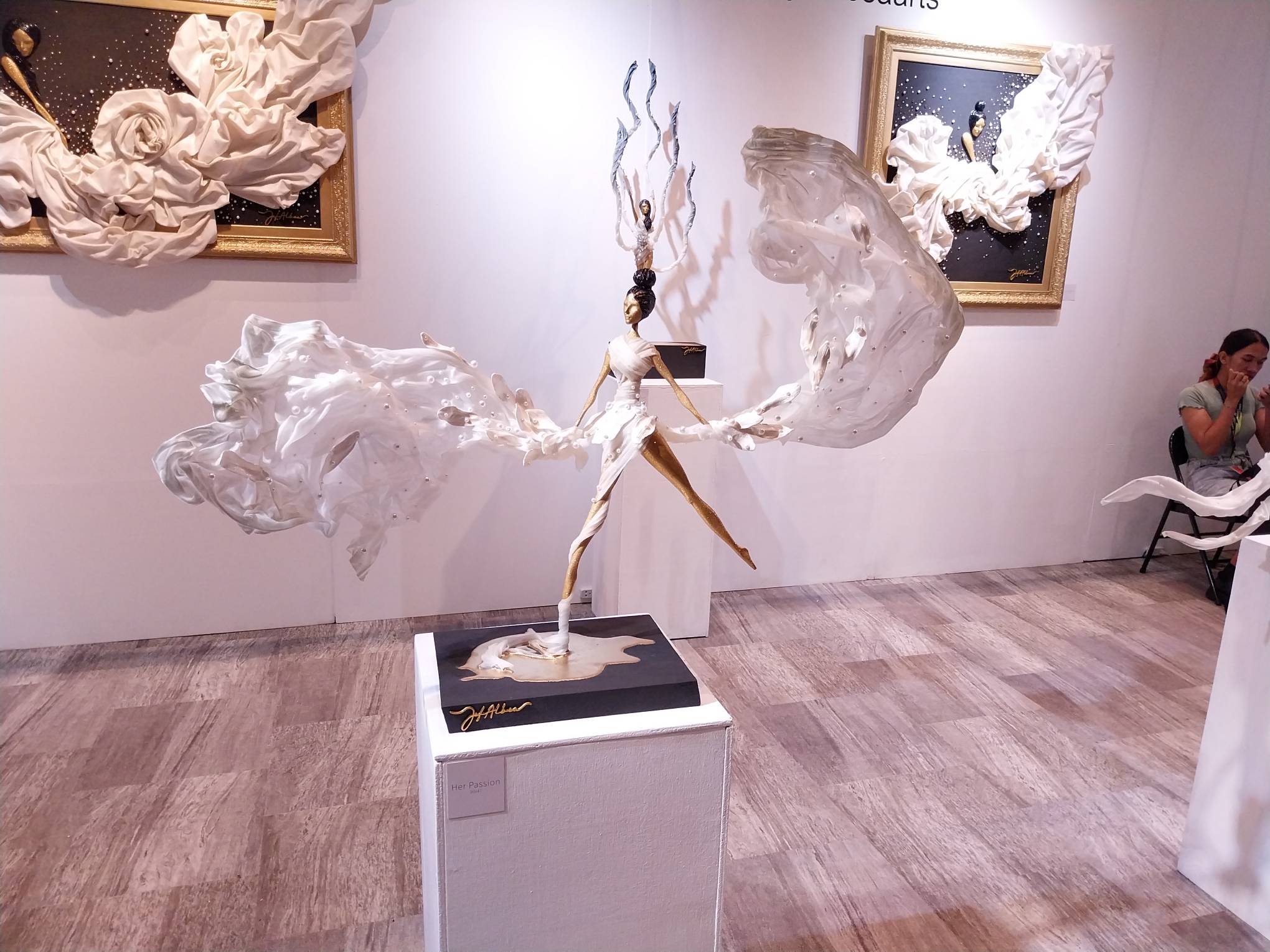 A sculpture at Jef Albea's exhibit at Manila'Bang Show 2024.