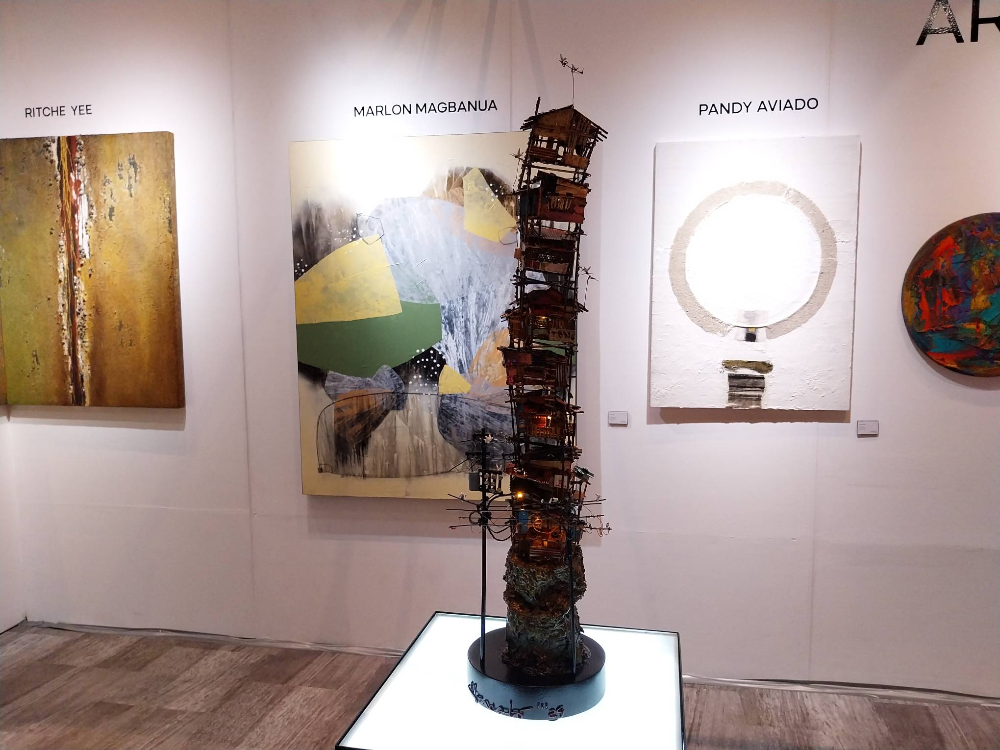 Honesto Guiruela III's sculpture at Manila'Bang Show 2024.