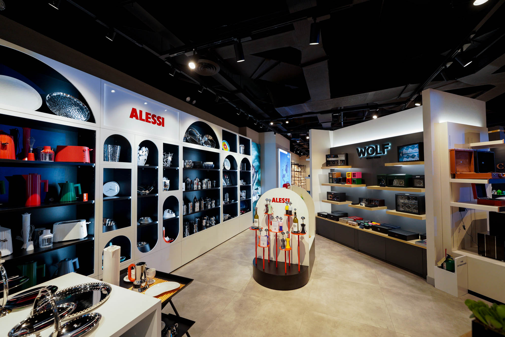 Inside the New Casa Euro Store.