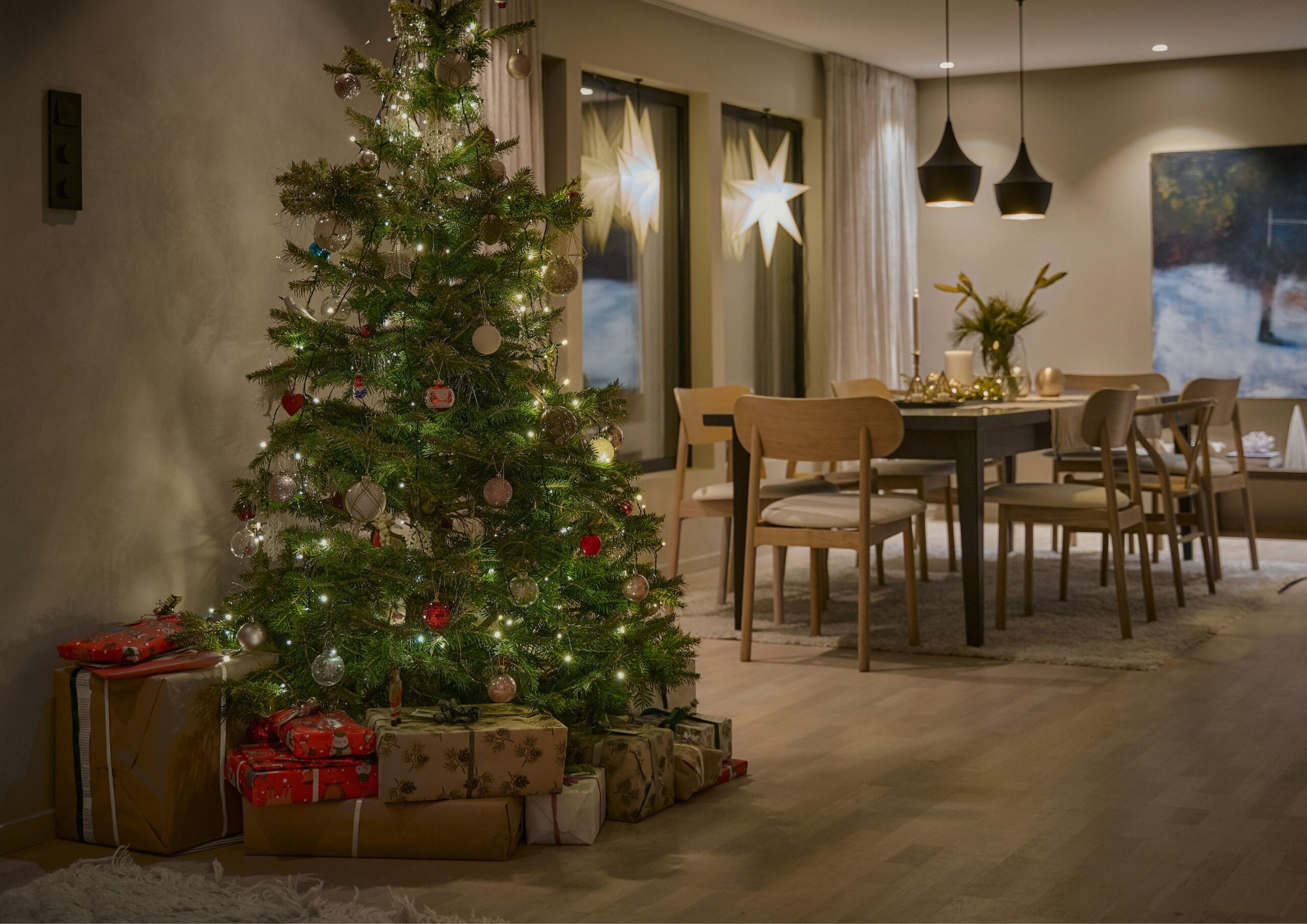 What's the Best Way to Decorate a Christmas Tree?.