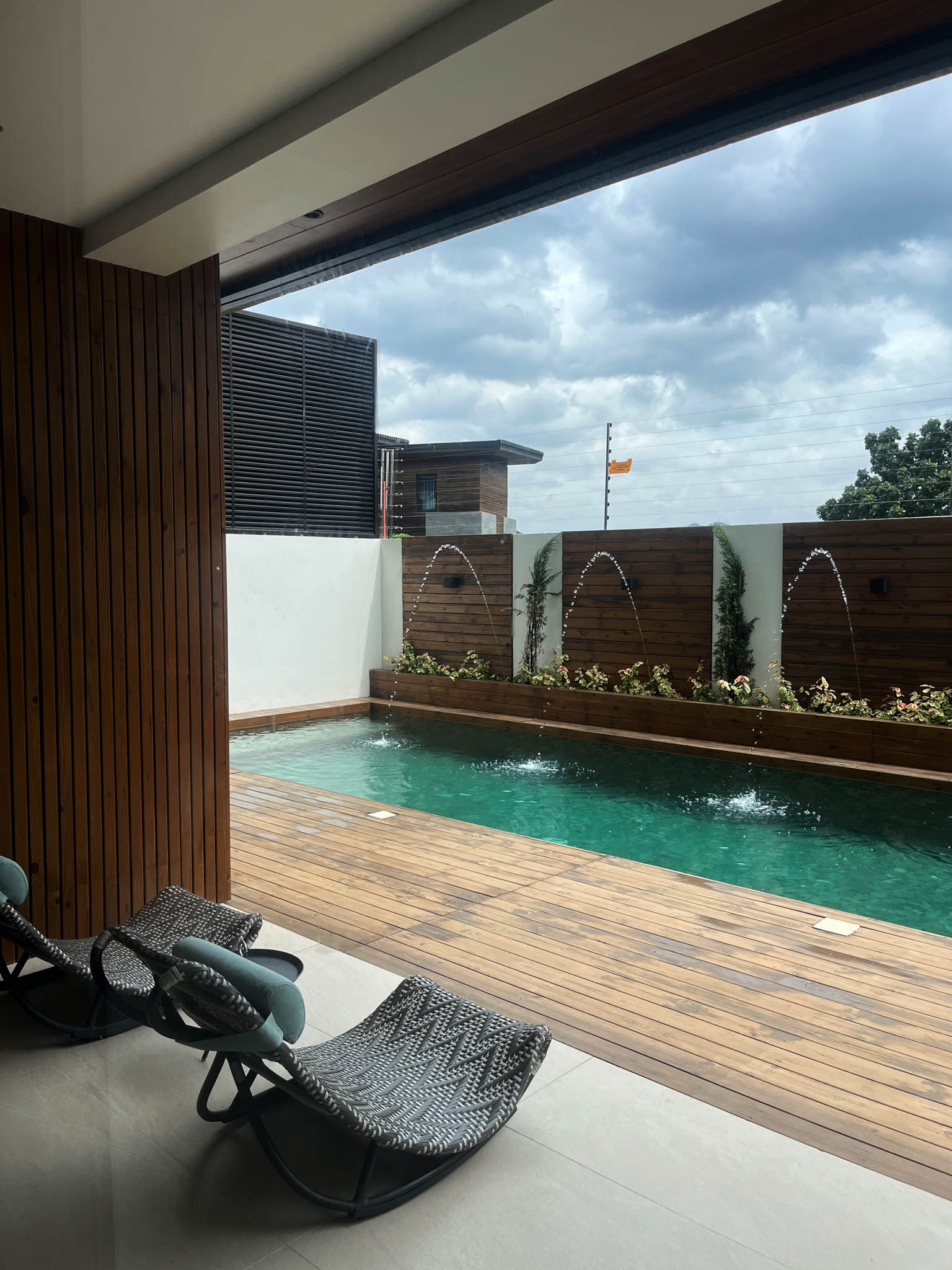 A Welcoming Showcase Ground Floor.