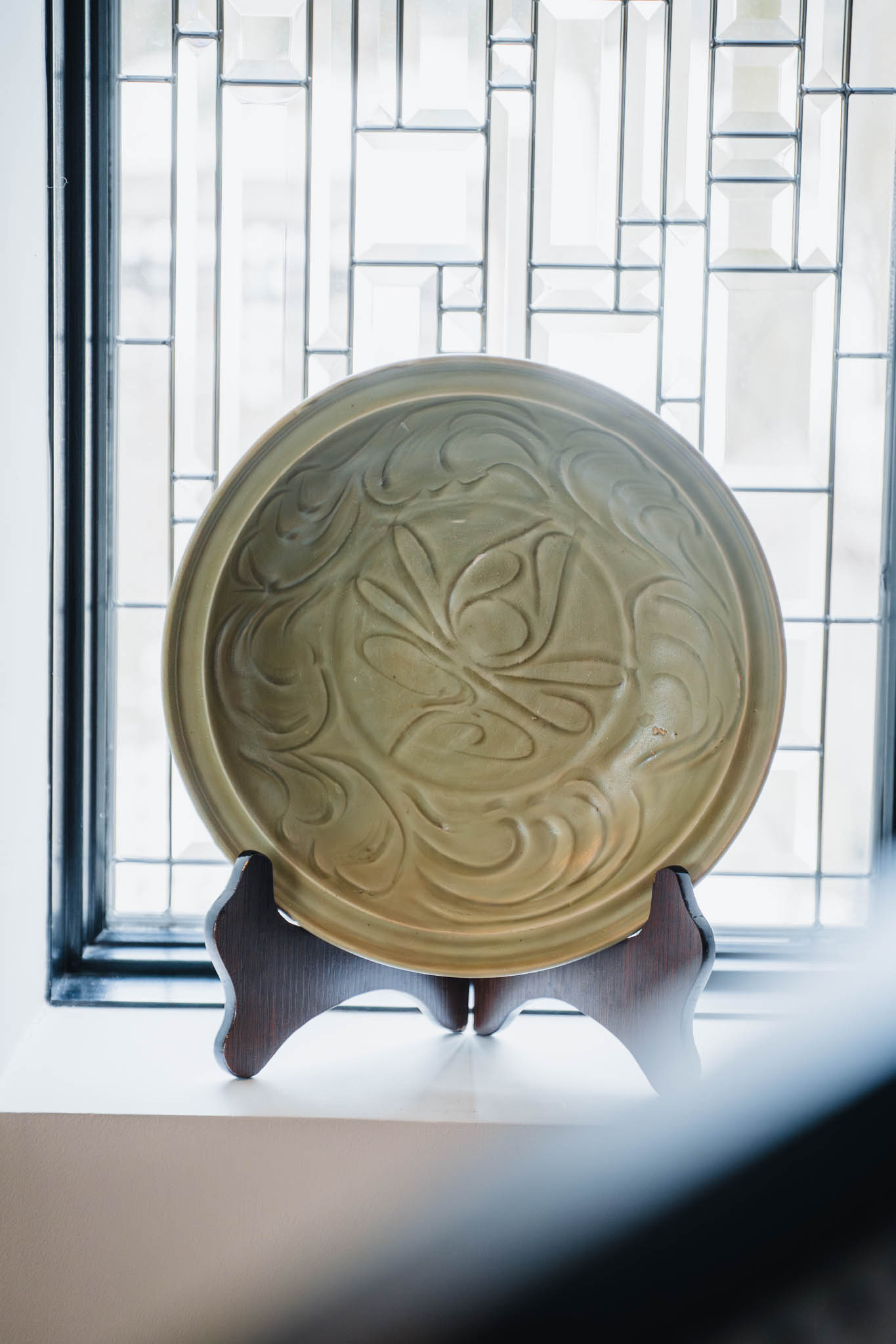 Antiques and Antiquities: Abraham Reyes Art on Decorating with Aged Pieces.