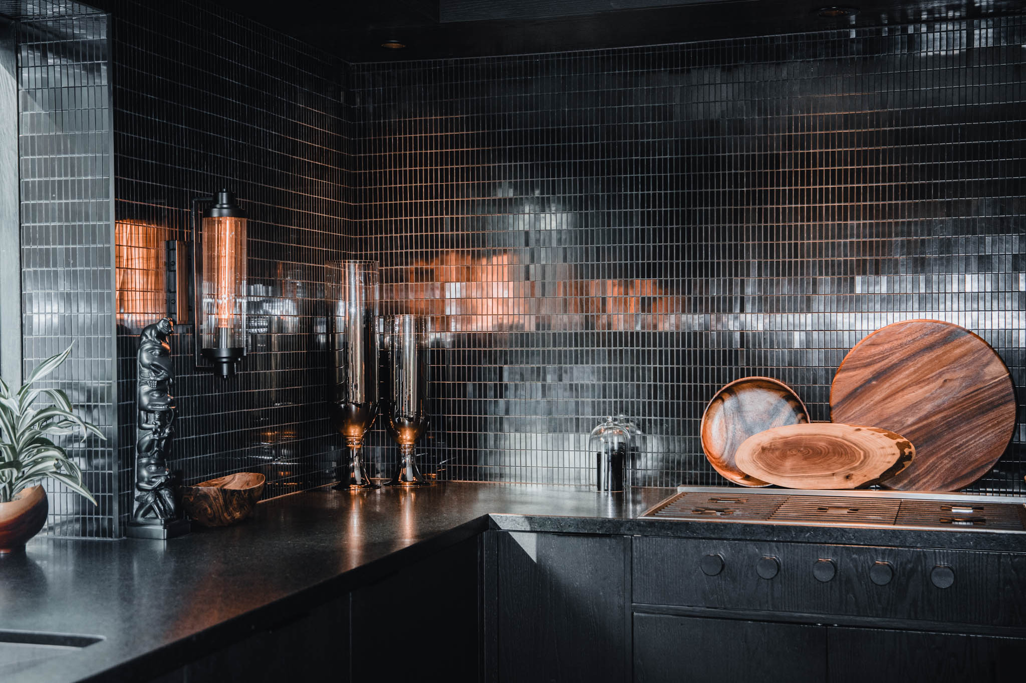 Antiques and Antiquities: Abraham Reyes Art on Decorating with Aged Pieces.