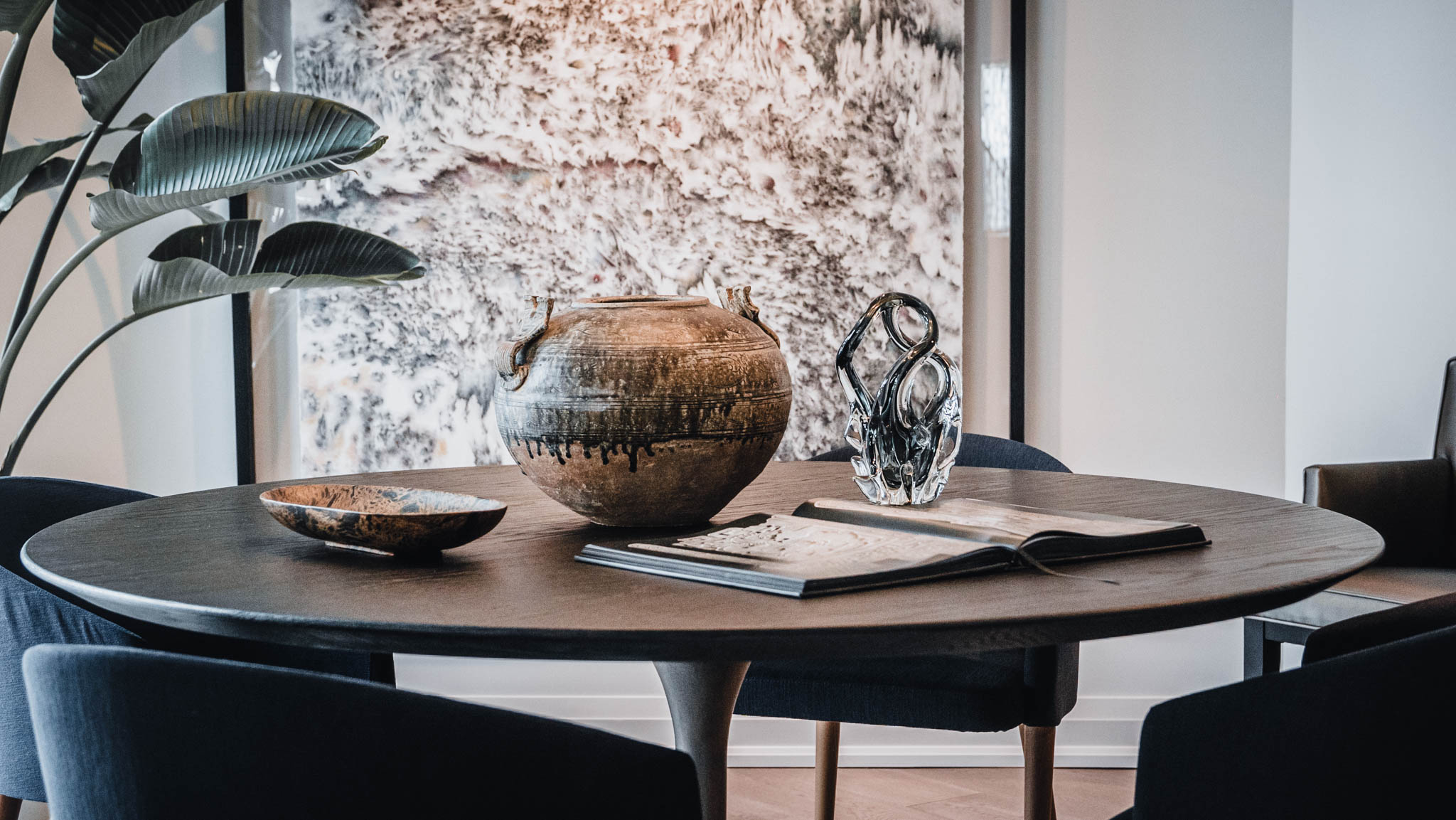 Antiques and Antiquities: Abraham Reyes Art on Decorating with Aged Pieces.