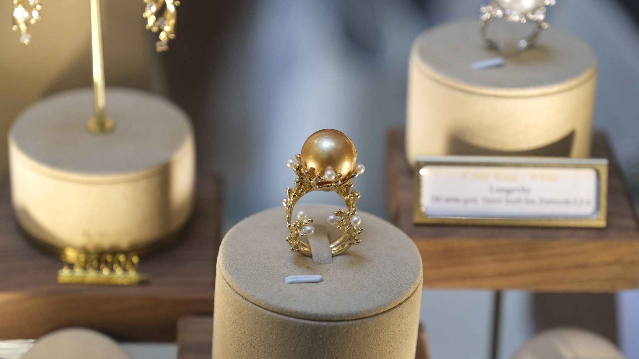 A pearl ring from ARAO Jewellery for ArteFino Resort 2025.