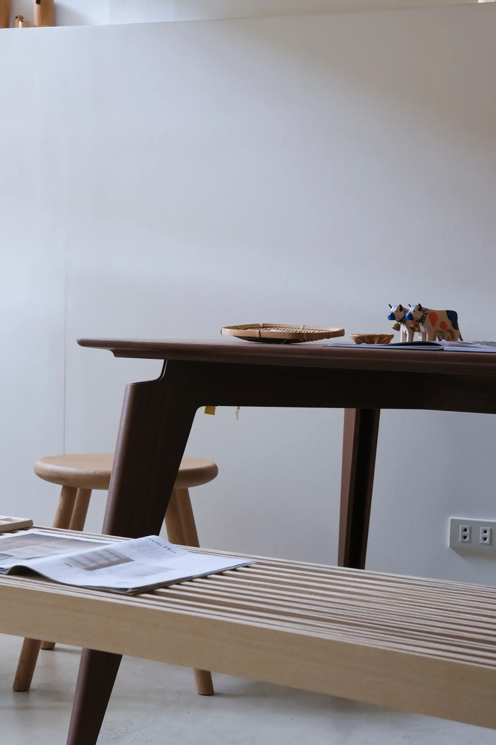 A table and bench from Röthlisberger.