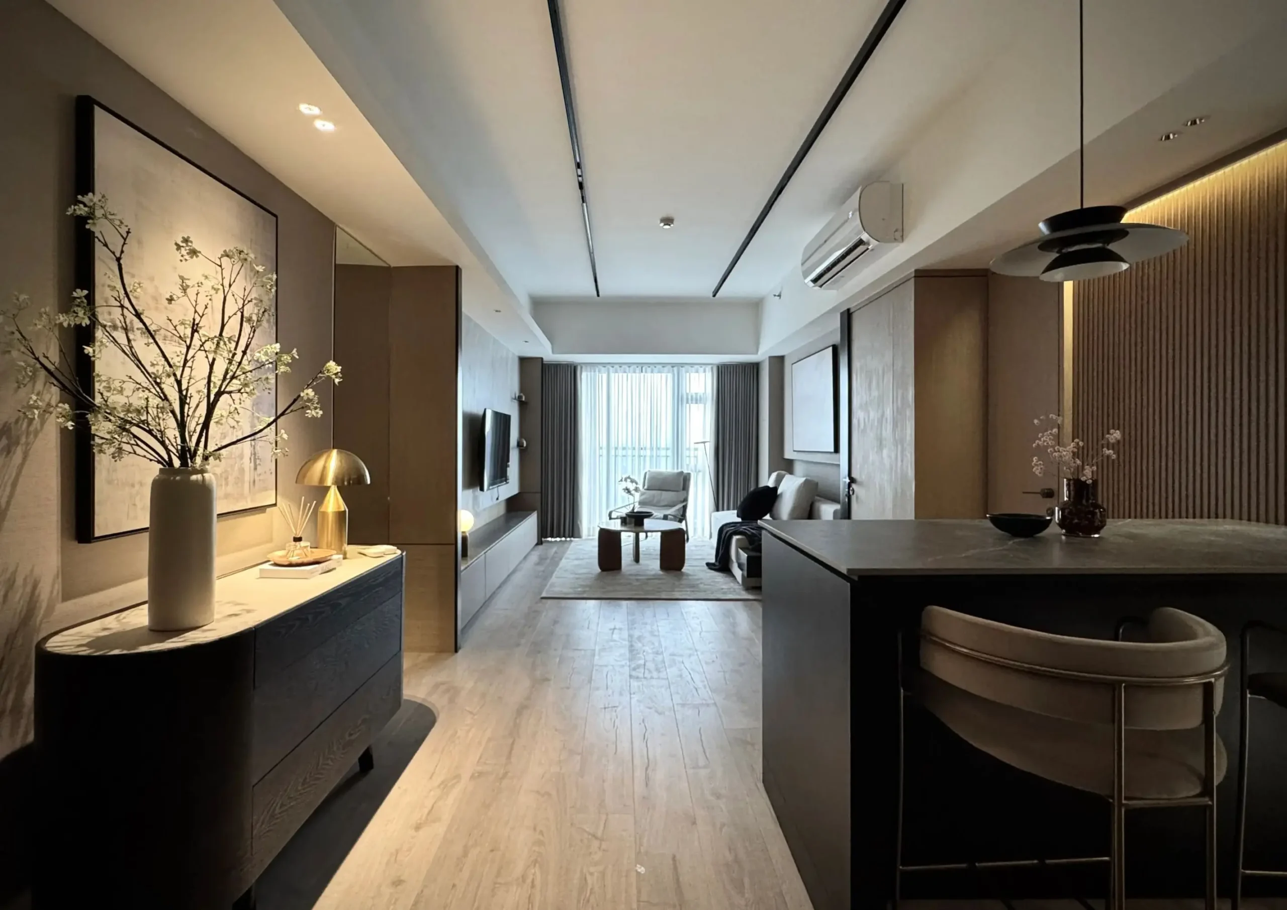 F Residence: Travelers’ Hotel-Inspired Second Home Embodying Continuity.