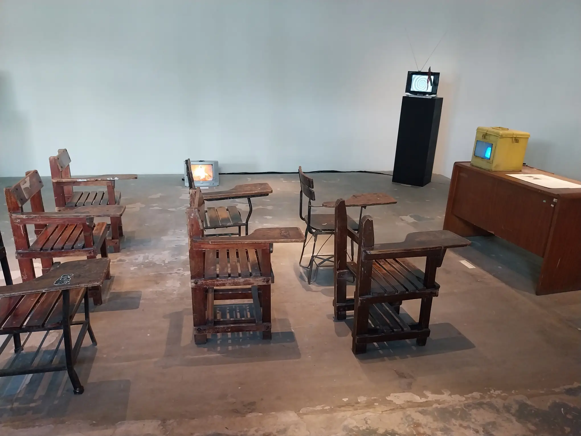 For our Philippine contemporary art roundup, an exhibition at Modeka Art.