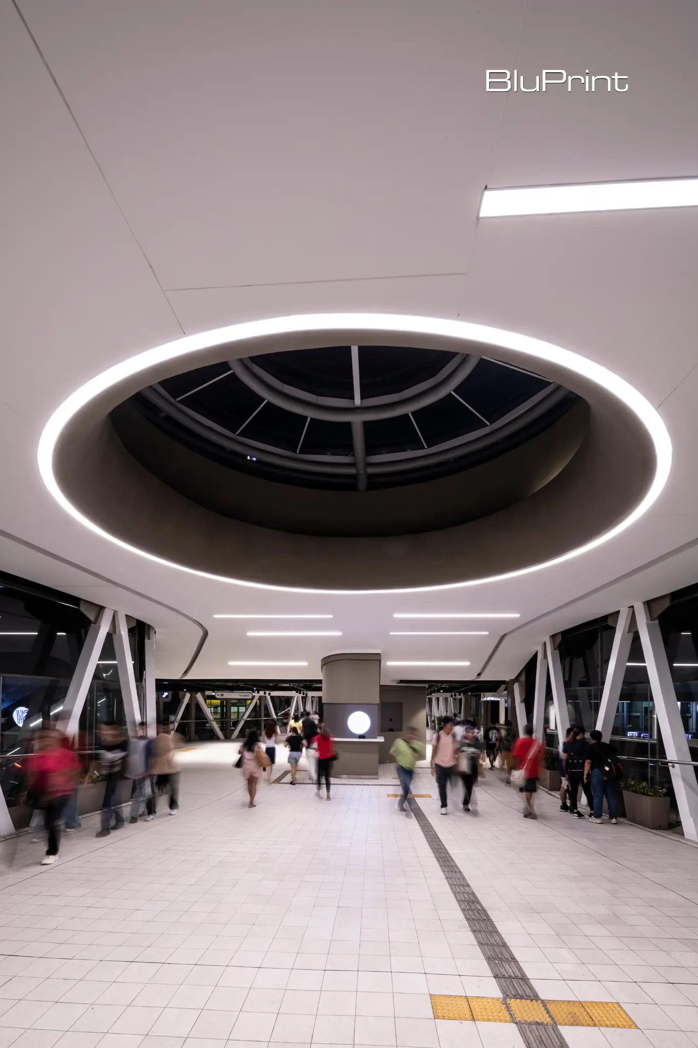 Stride Royal Pineda+.