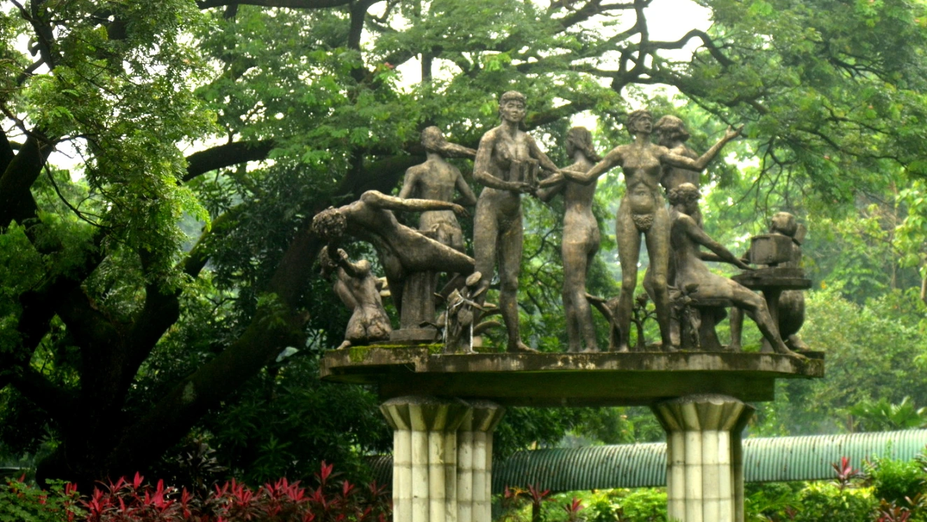 Siyam na Diwata ng Sining or Nine Muses by Napoleon Abueva.