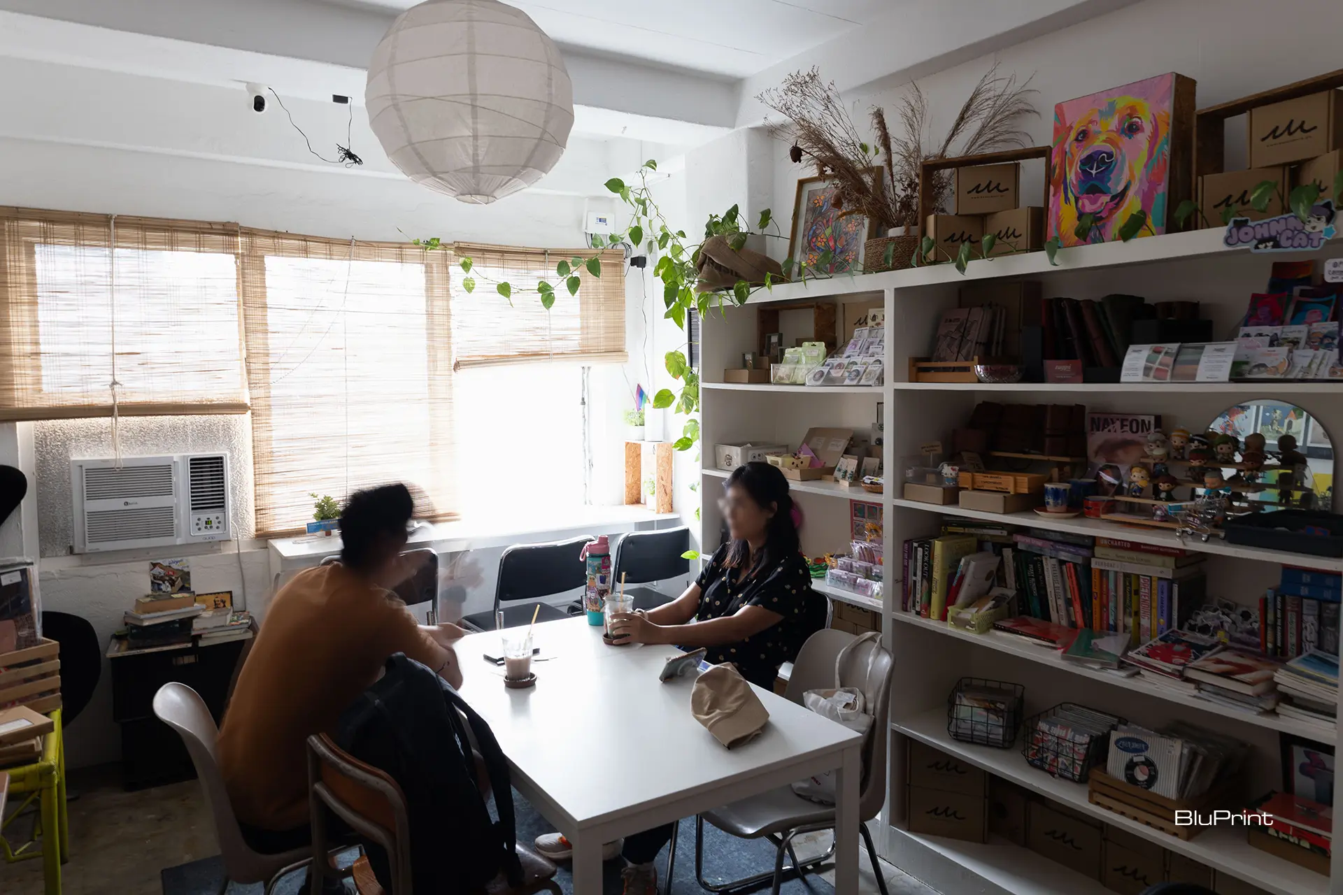 Kapitolyo Café, Coffee Shop, Beach House