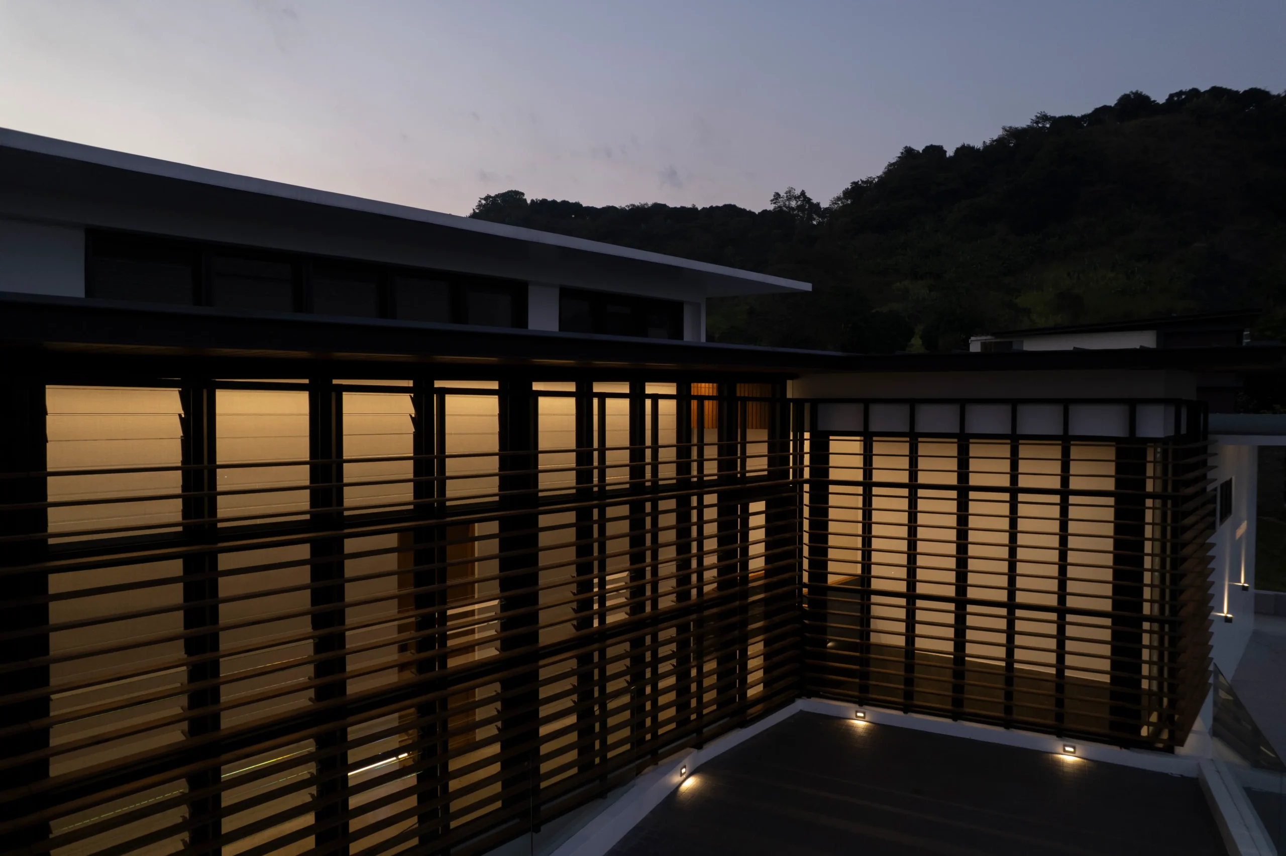 mq-residence-arkisens-3 - BluPrint MQ Residence by Arkisens facade wooden louvres