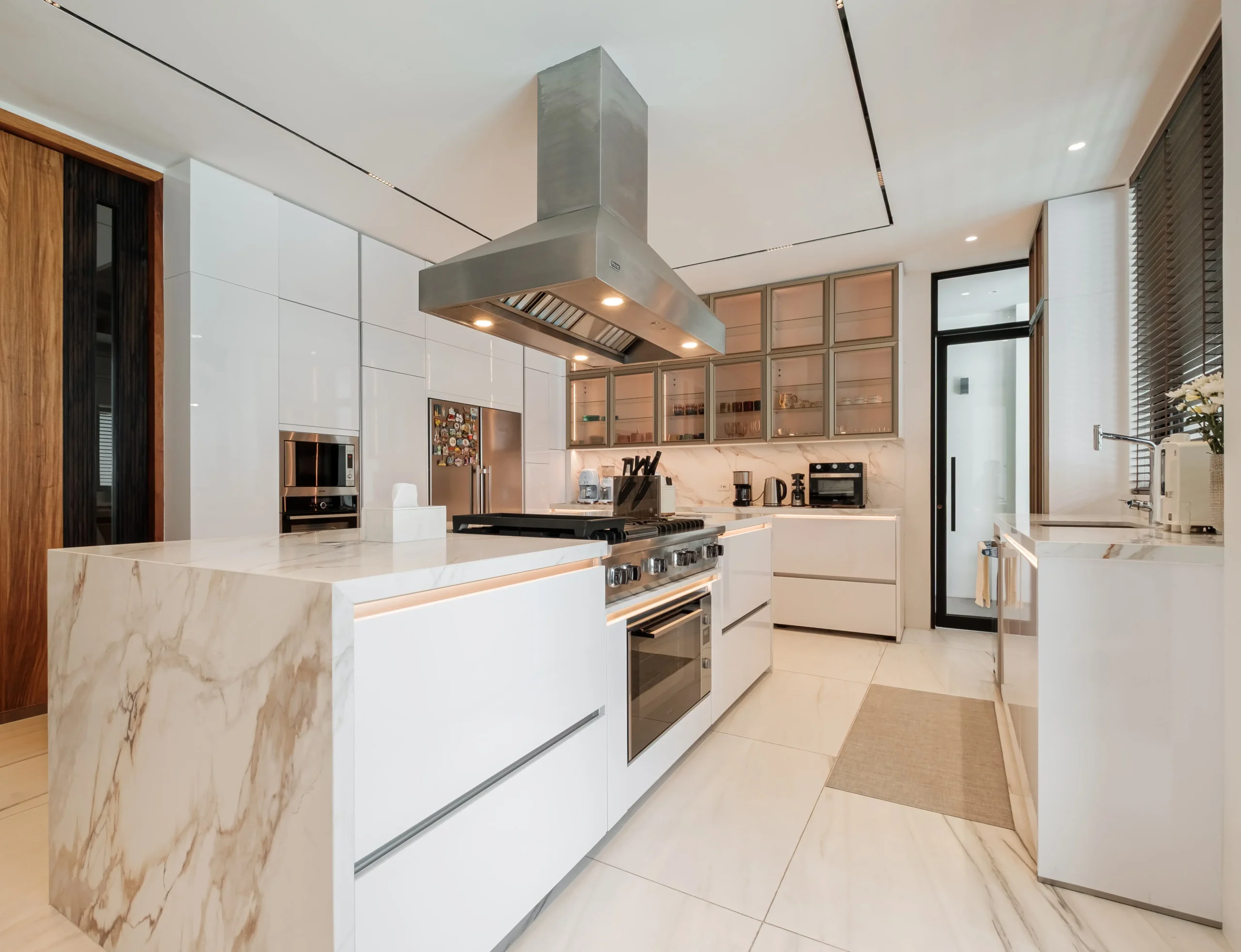 Nolte kitchen in white glossy finish