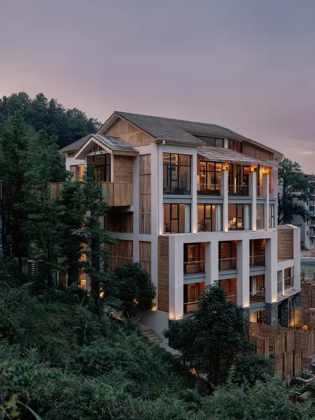 Cloudhaus Hotel by Roomoo Design Studio